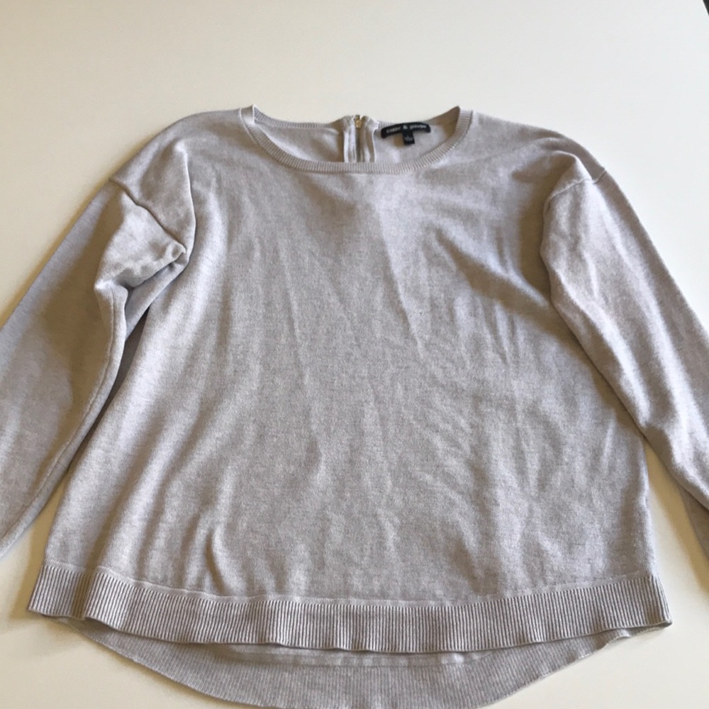 Light grey long sleeve sweater with zipper